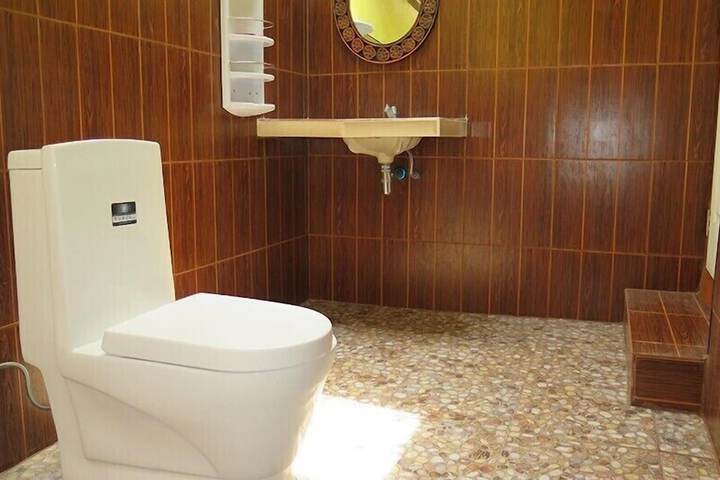 Room 65 of 106
