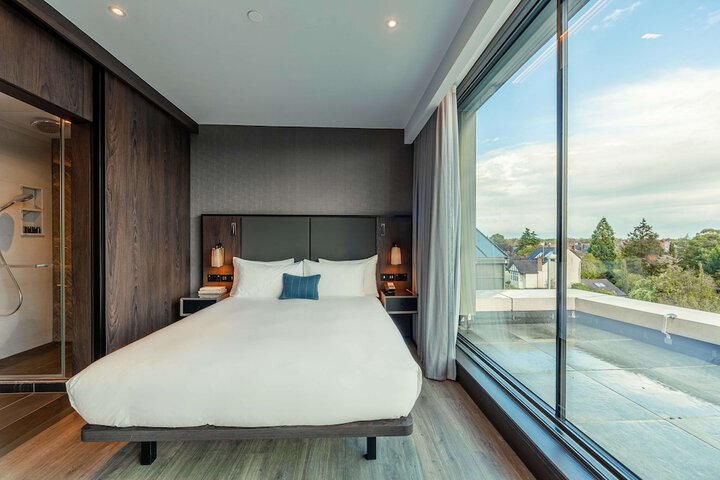 Room 26 of 132