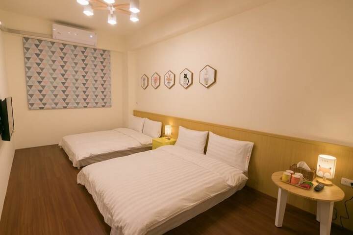 Room 7 of 8