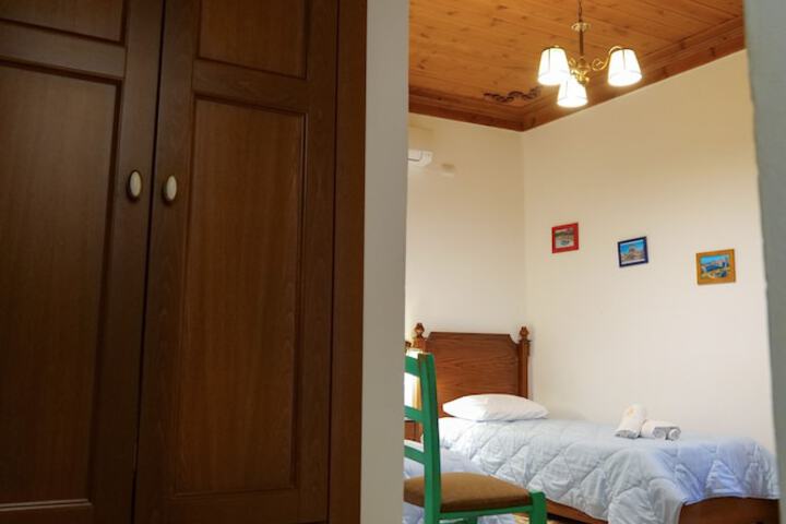Room 12 of 62