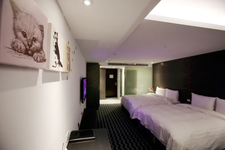 Room 27 of 60