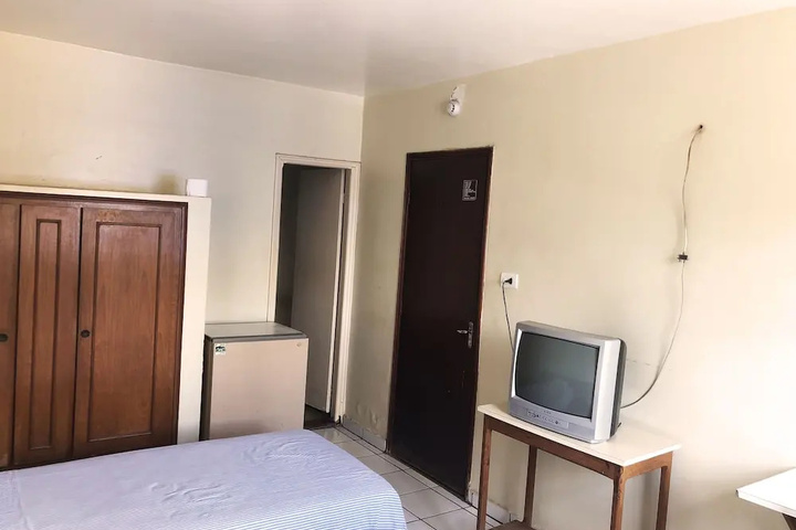 Room 11 of 13