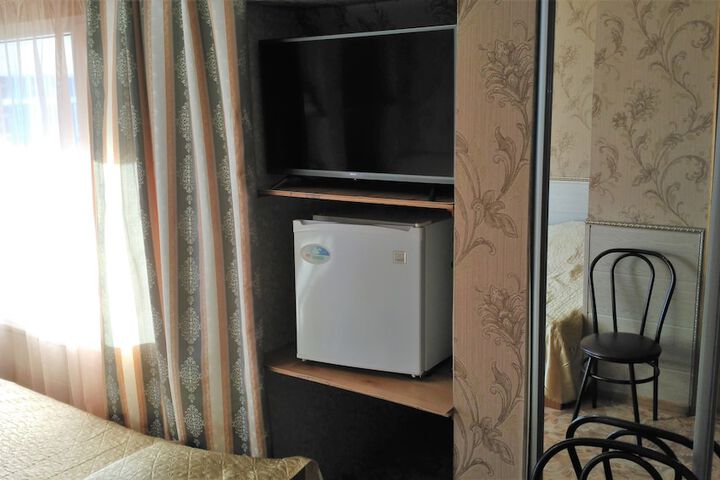 Room 8 of 26