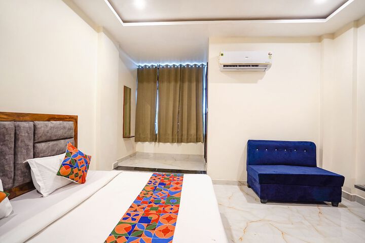 Room 8 of 25