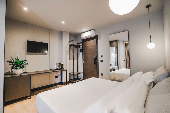 Room 7 of 65