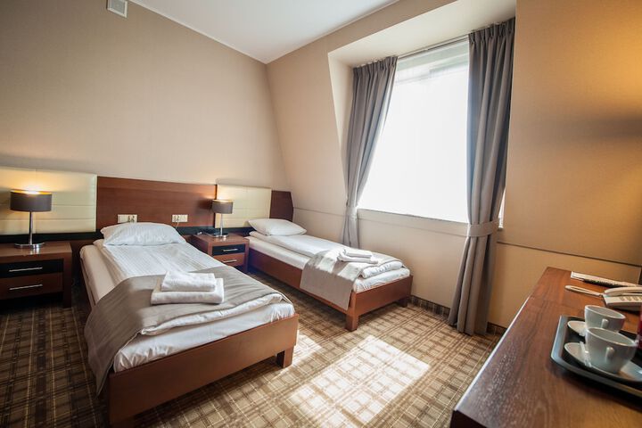 Room 6 of 39