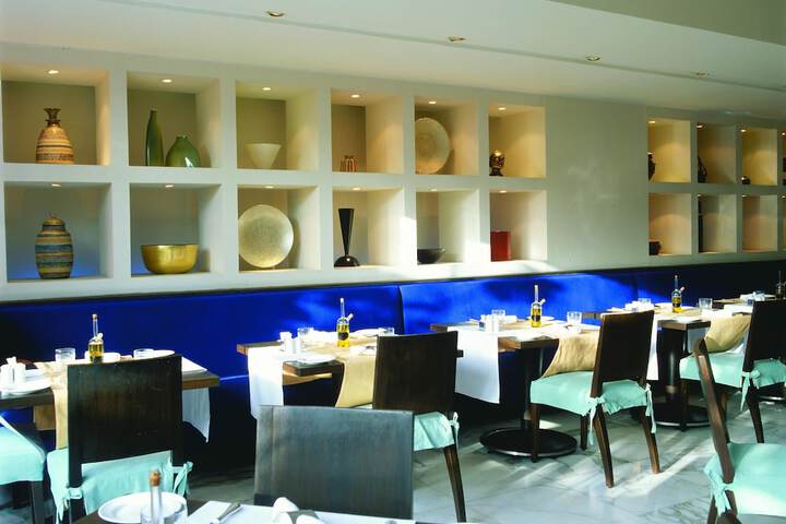 Dining 73 of 136