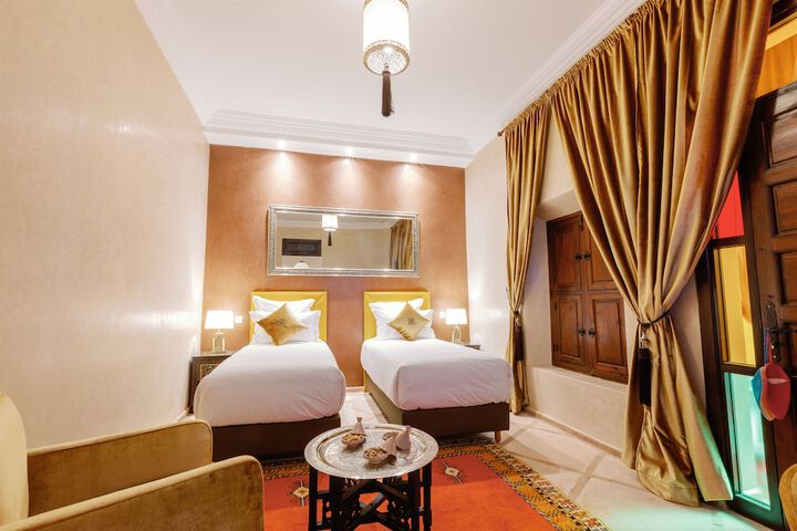 Room 2 of 38