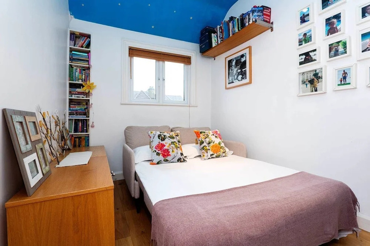 Room 5 of 15