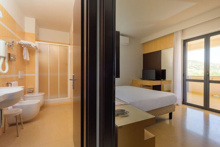 Room 63 of 138