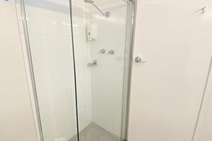 Room 15 of 34