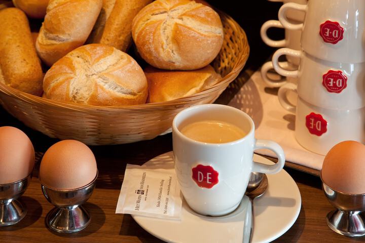 Breakfast/Coffee Service 33 of 48