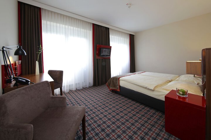 Room 6 of 55