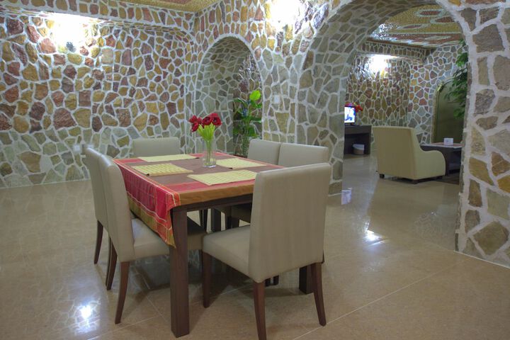 Room 11 of 15