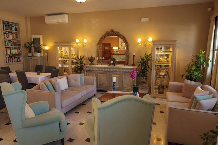 Hotel Interior 4 of 123
