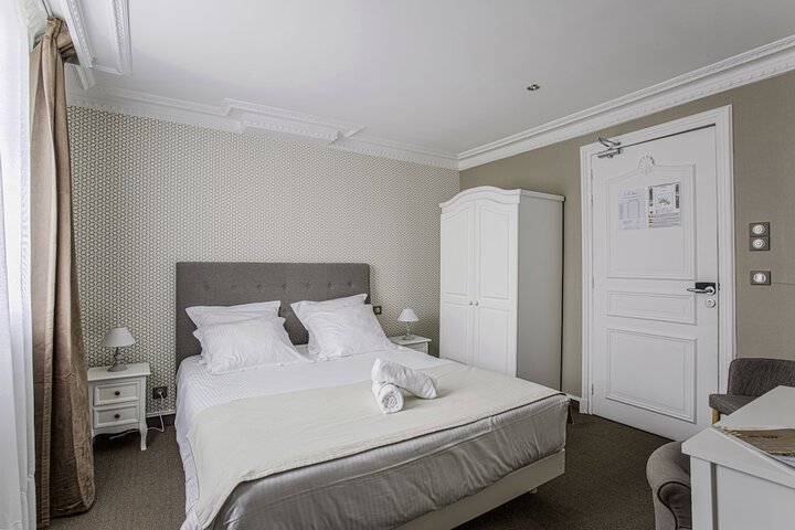 Room 8 of 89