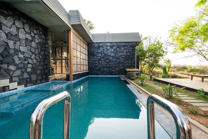 Pool 7 of 12