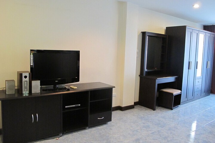 Room 20 of 33