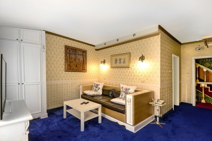 Hotel Interior 7 of 59