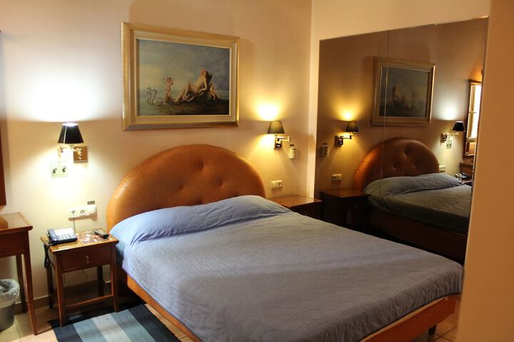 Room 25 of 141