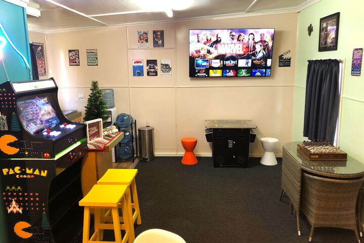 Room 70 of 91
