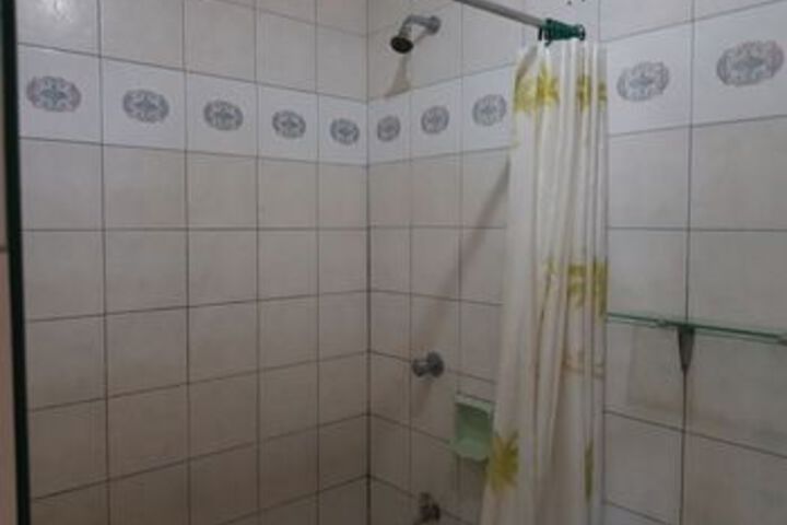 Room 6 of 44