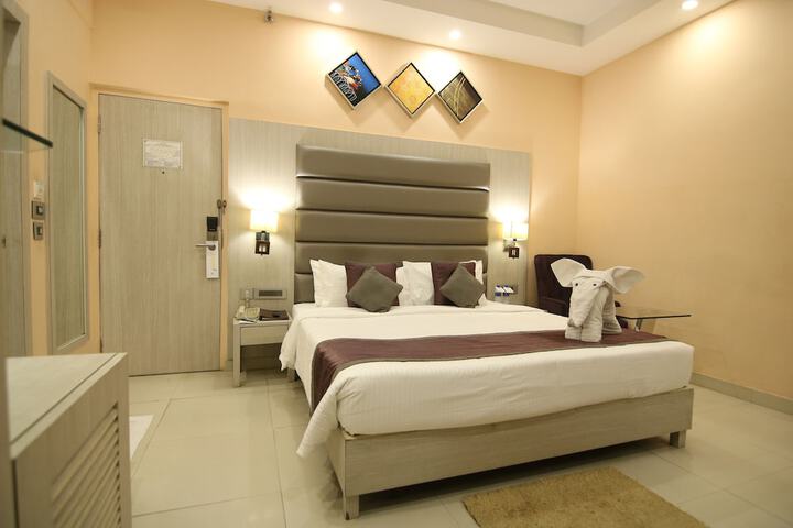 Room 7 of 24