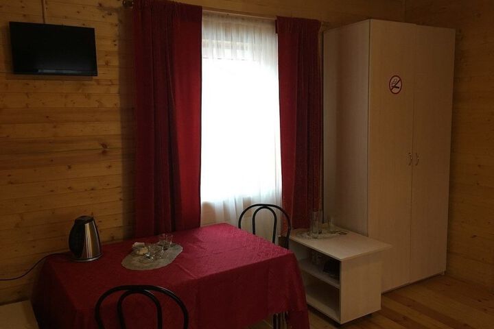 Room 13 of 46