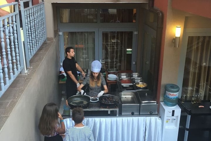 Dining 127 of 153