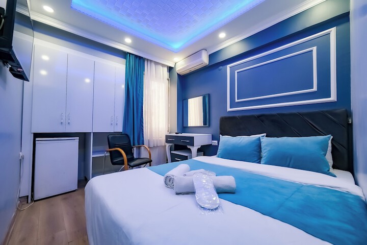 Room 52 of 121