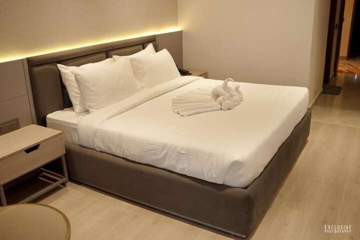 Room 6 of 20