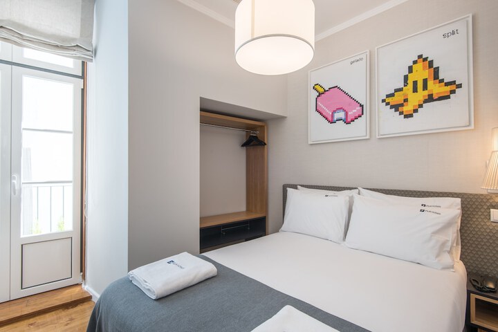 Room 15 of 63