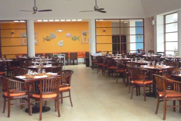 Dining 42 of 71