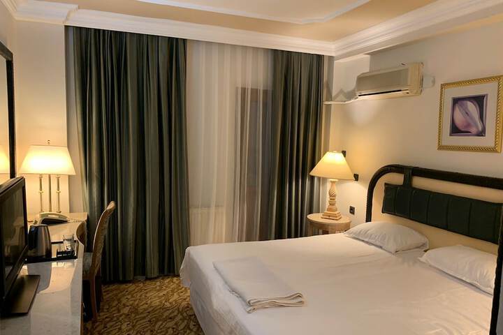 Room 7 of 17