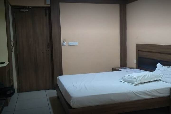 Room 3 of 6