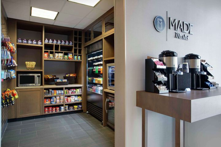 Snack bar