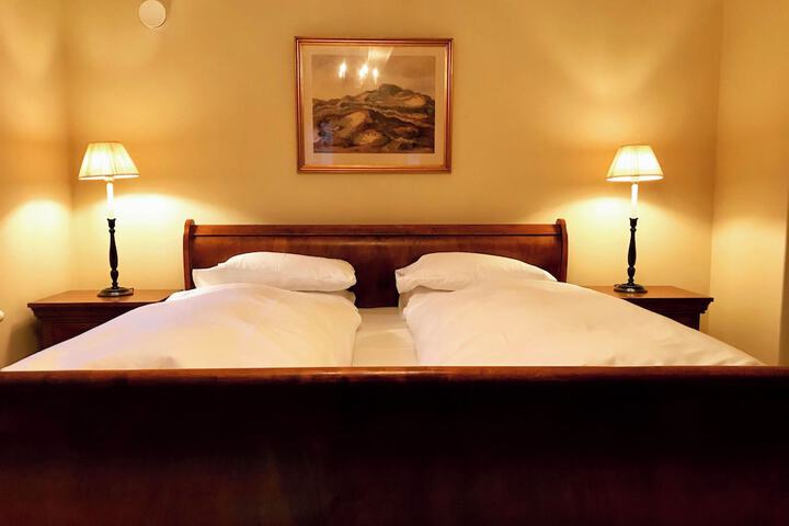 Room 5 of 14