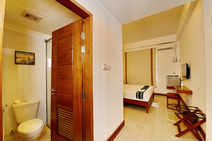 Room 28 of 80