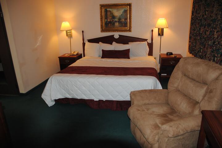 1 King Bed Studio Suite (5 of 5)