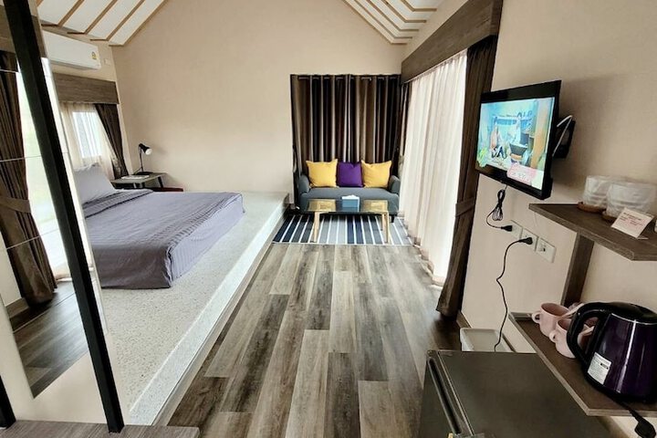 Room 3 of 64