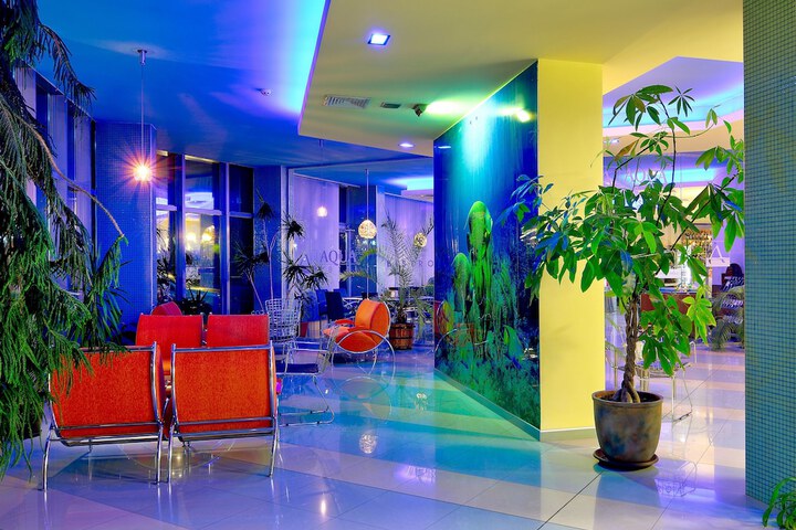 Guest Lobby