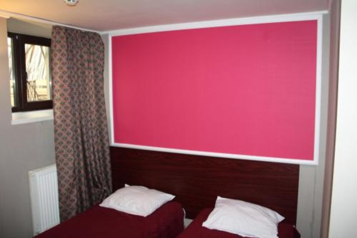 Room 7 of 14