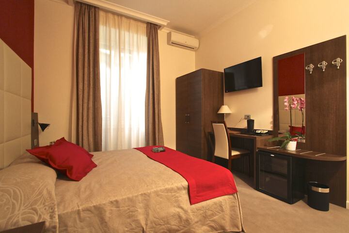Room 5 of 27