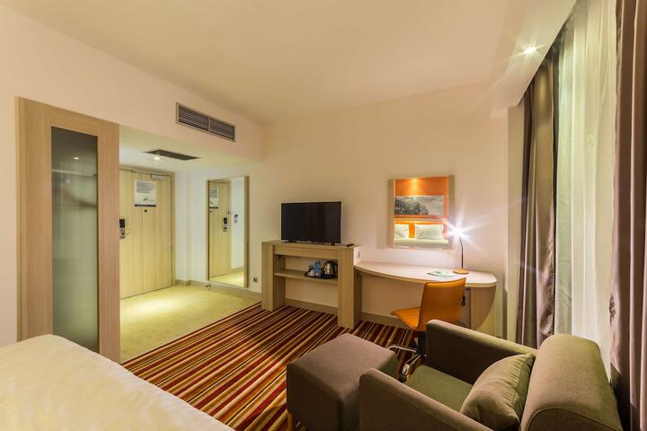 Room 15 of 41
