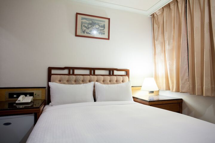 Room 6 of 39