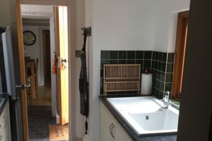 Room 6 of 9