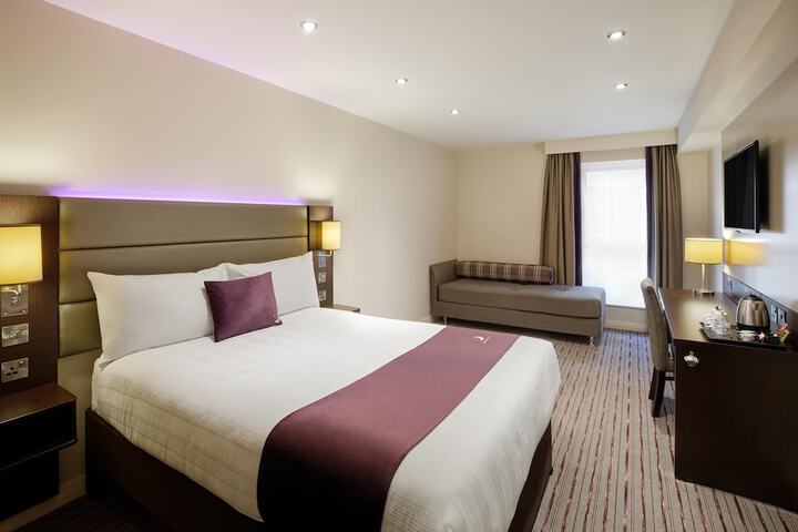 Room 3 of 12