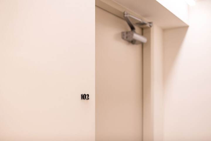 Room 7 of 96