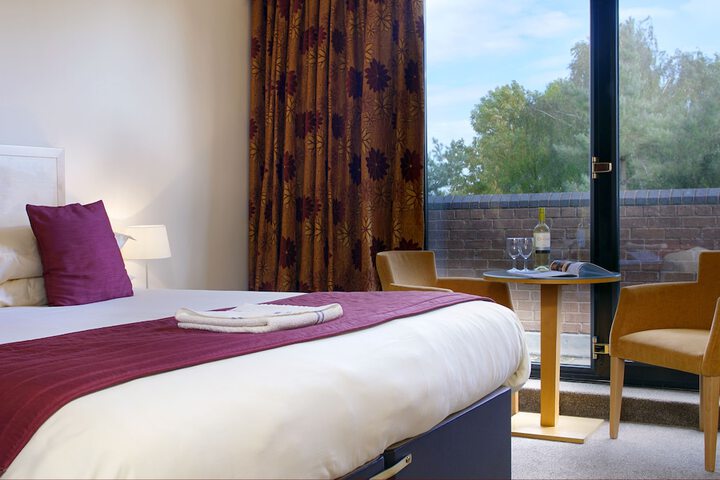 Hotel Suite Photo