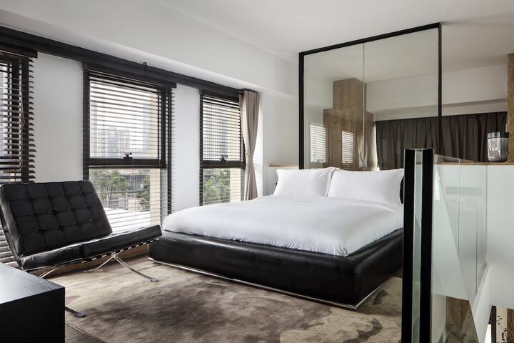 Room 16 of 44